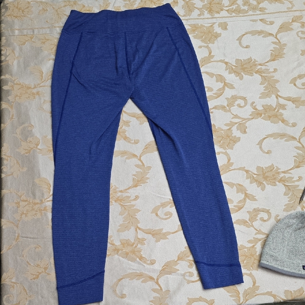 Patagonia Baselayer Pants & Gray Skull Cap Bundle - Picture 5 of 10